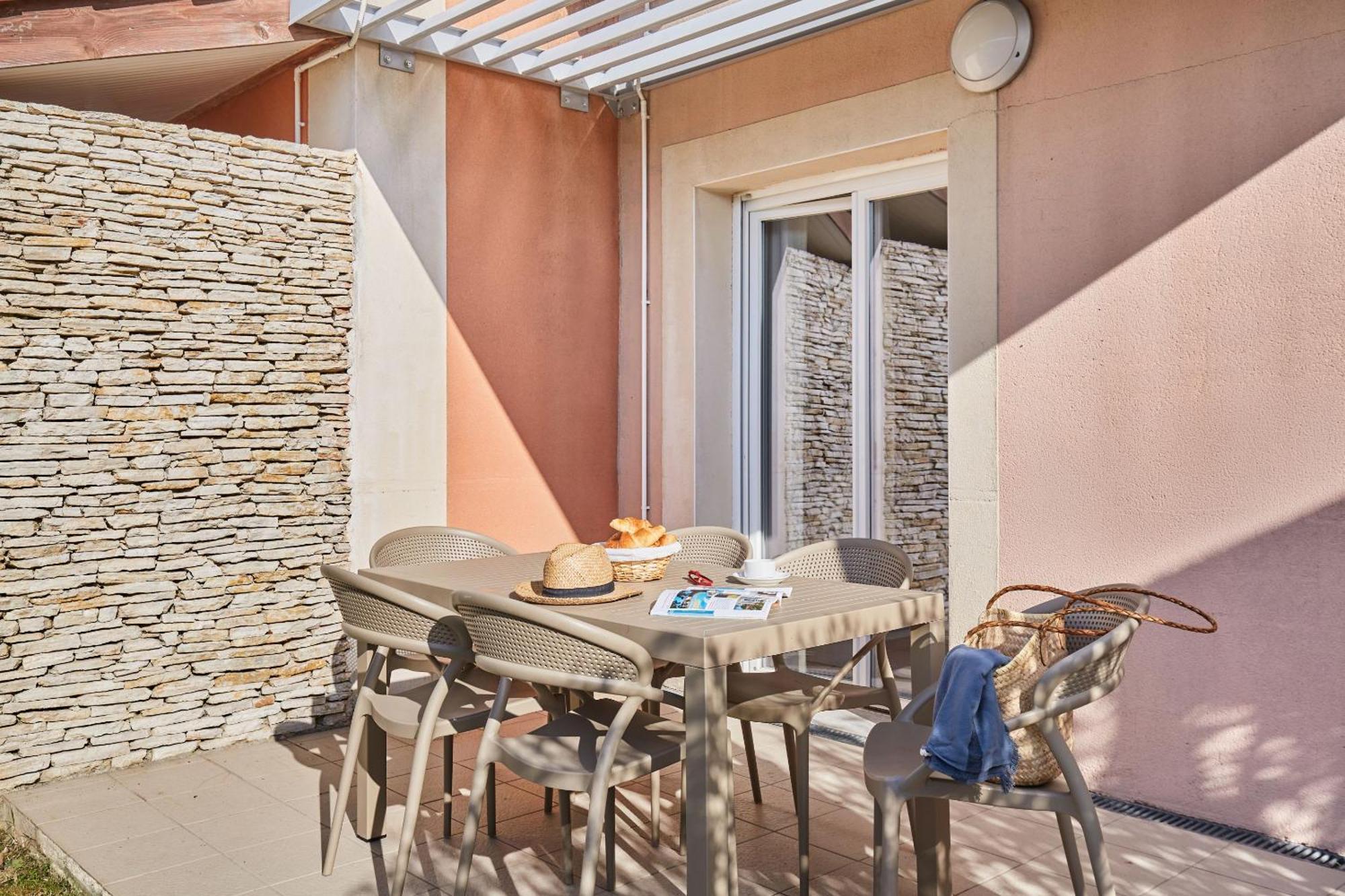 Residence Odalys Le Mas Des Flamants Aigues-Mortes Exterior foto